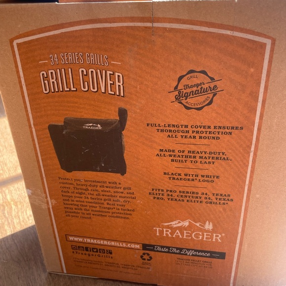 Traeger 34 series Grill Cover - Picture 2 of 3